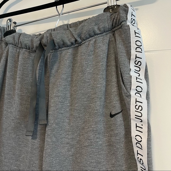 Nike | Branded Joggers/Sweatpants - Picture 3 of 12